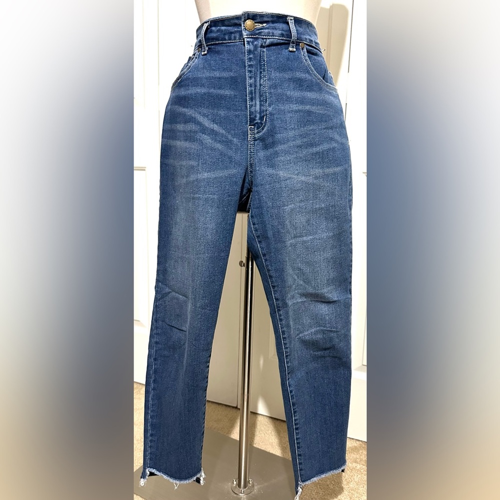 Red Star Ladies Step Hem Stretch Ankle Blue Jeans Size 12 31 EUC